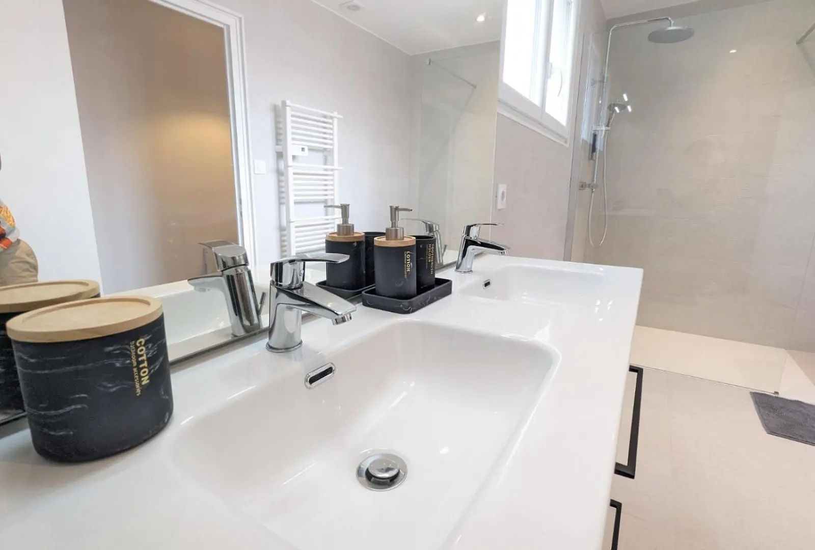Le Prestige 152 Proche Aeroport -Gare Lyon -Groupama Stadium-Ldlc Arena Colombier-Saugnieu Apartment
